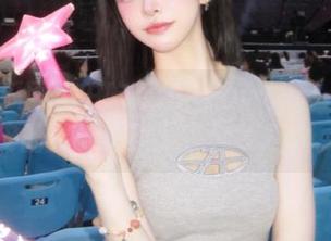 99吃瓜网的ios体验：就像调皮的八卦精灵藏在你手机里。