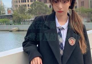默默潜伏在首页，zztt11似乎暗藏着一股邪魅的吸引力？