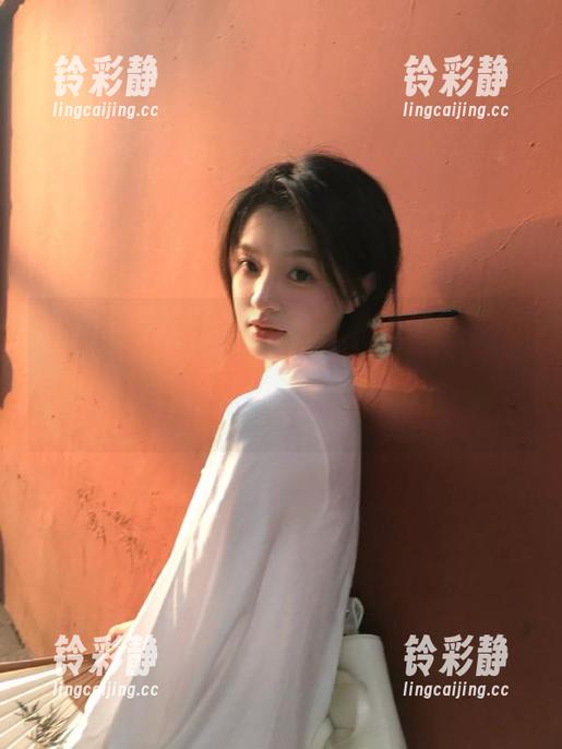全网吃瓜 在全网吃瓜网站上一刷,每次都像游走在八卦的边缘,心里有种说不出的满足。