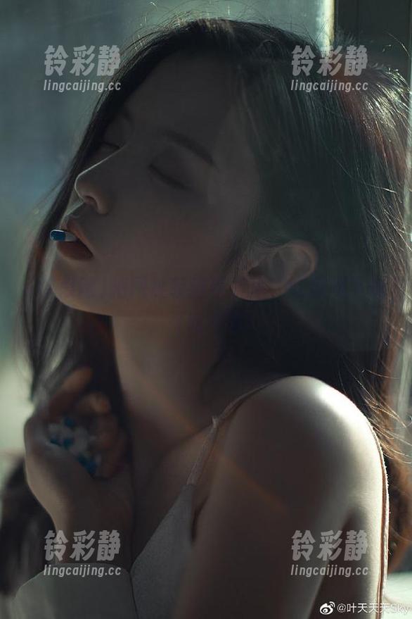 把网址装进手机里，吃瓜网下载，开吃不误！