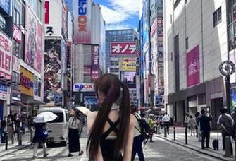 疯狂搜索“国产吃瓜”地址，好比找寻藏在时光里的老友，感慨万千。