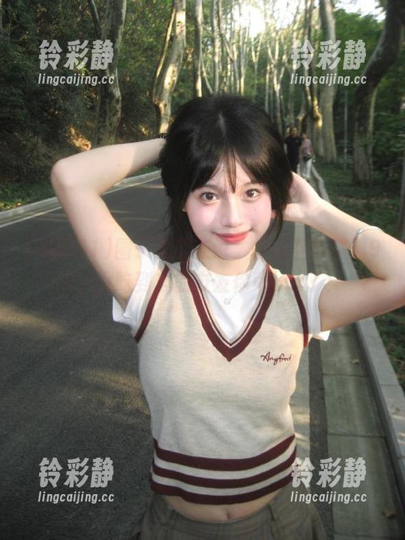 黑料91 圈子里都在说,快去下载黑料91,没吃到瓜的友友你可out了!