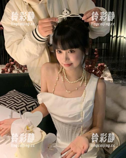就在黑料不打烊，正能量却从那个小小的入口冒出来了。