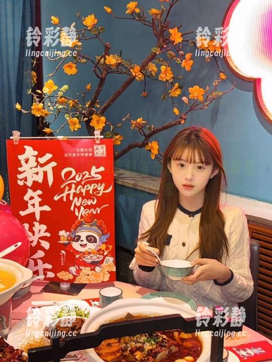 黑瓜吃料发布新内容，这真是个低调的“吃瓜专家”呀。